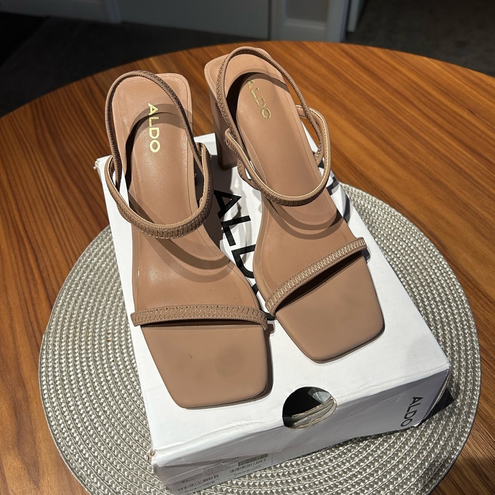 Aldo Okurr heeled sandal in pink/rose color